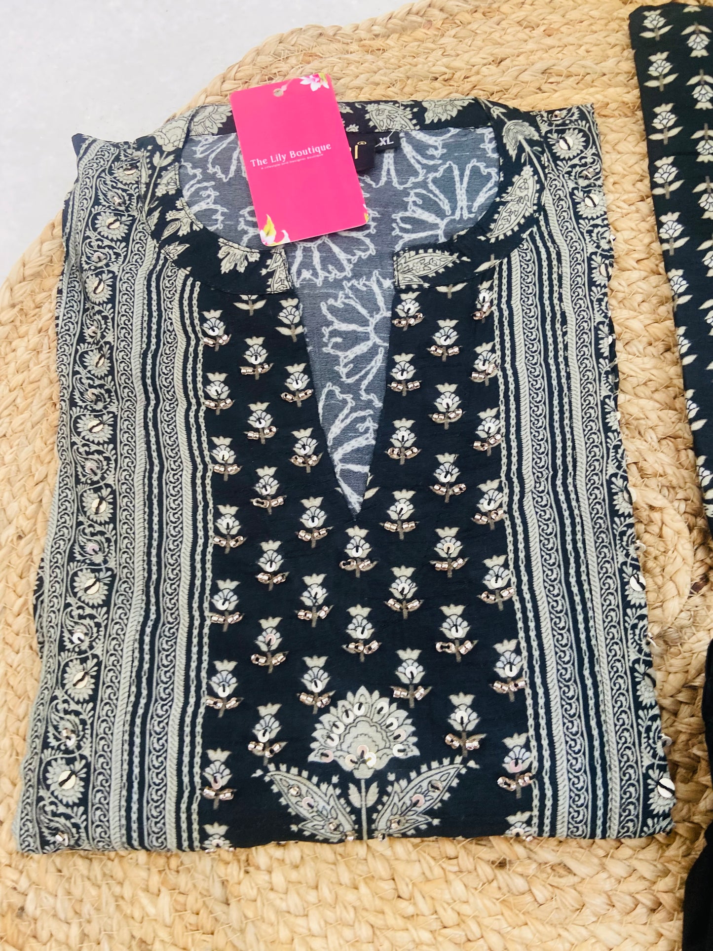 LB0027-Black and White Salwar Suit Set