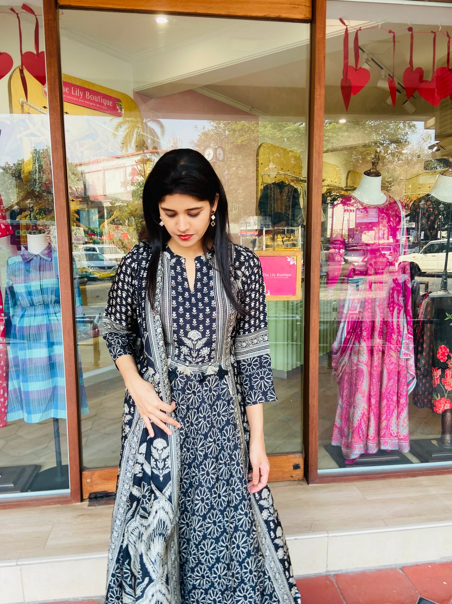 LB0027-Black and White Salwar Suit Set