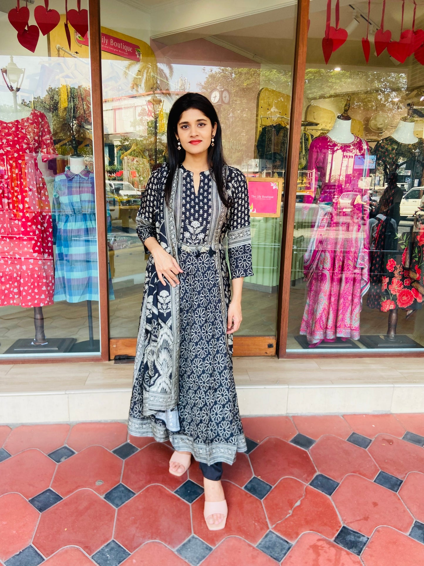 LB0027-Black and White Salwar Suit Set