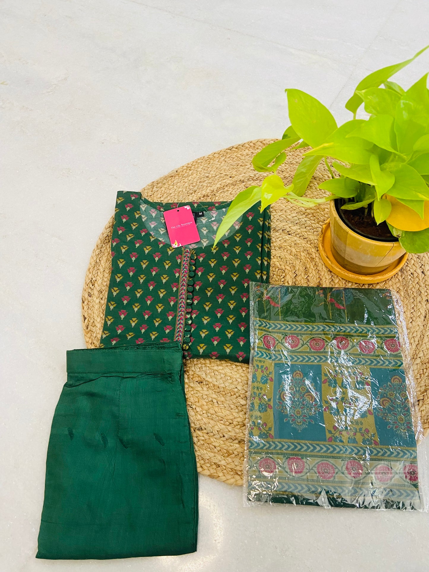 LB0006-Green coloured Muslin Salwar with Straight cut pant and Muslin Dupatta