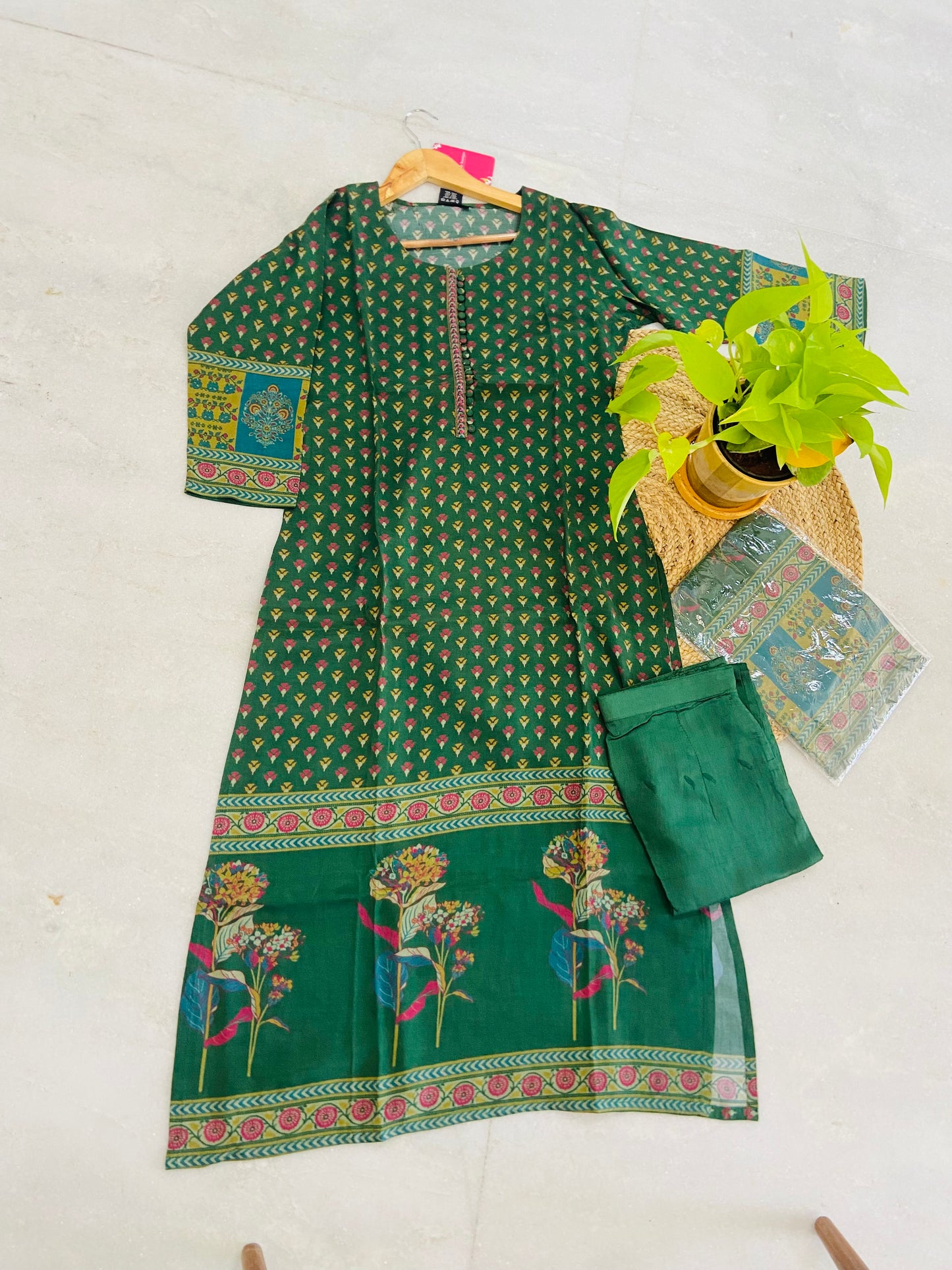 LB0006-Green coloured Muslin Salwar with Straight cut pant and Muslin Dupatta