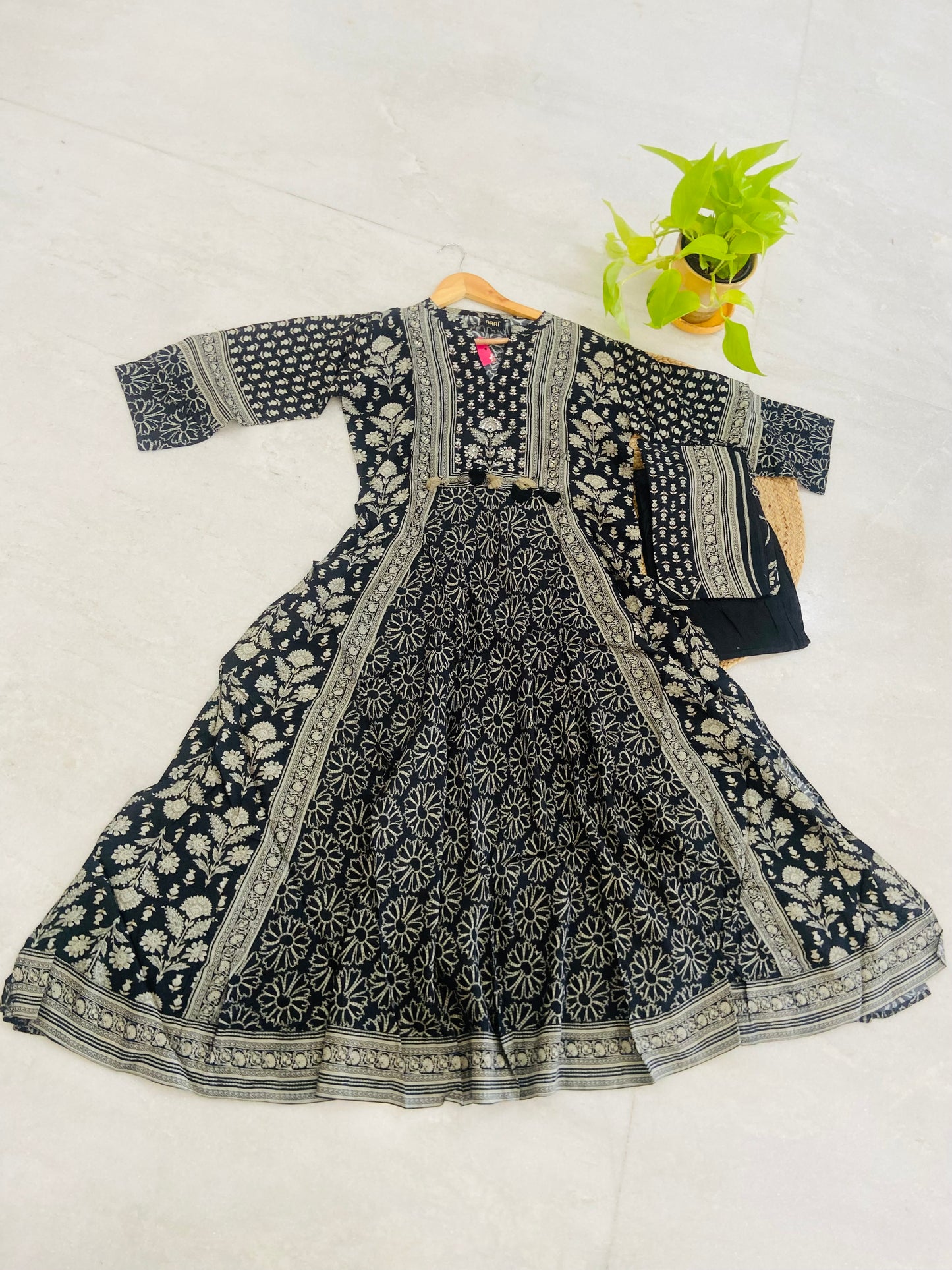 LB0027-Black and White Salwar Suit Set