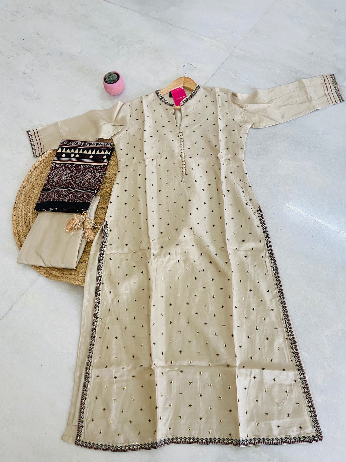 LB0023-BEIGE Coloured Dola Silk Salwar Suit Set with Mashroo Dupatta