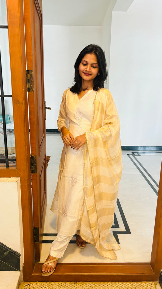 LB0242-II ,LB0243-II,LB0244-II White Coloured Salwar Suit Set