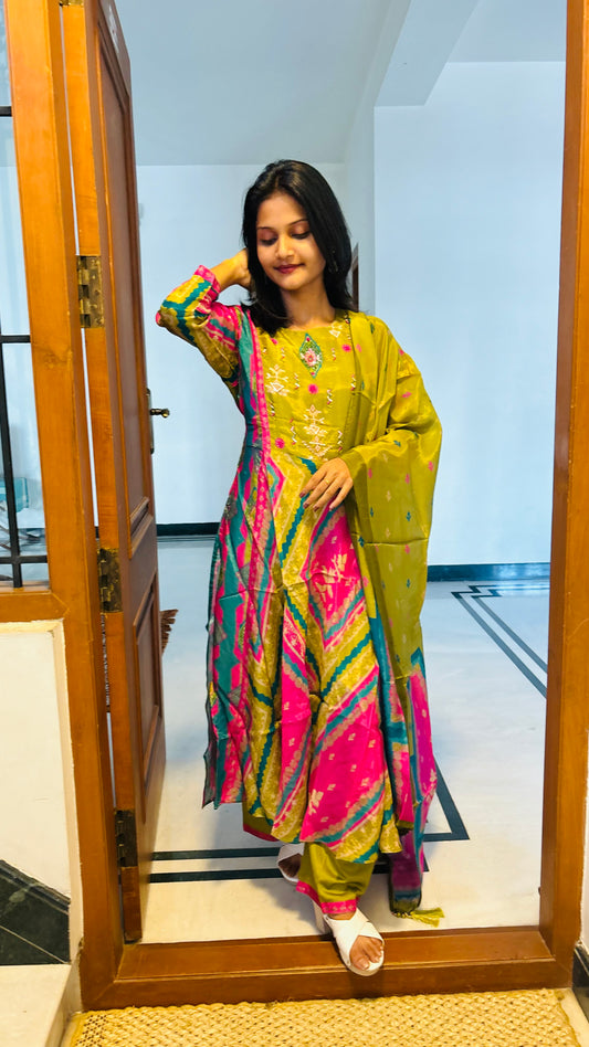 LB0268-II,LB0269-II,LB0270-II Pink Coloured Salwar Suit Set