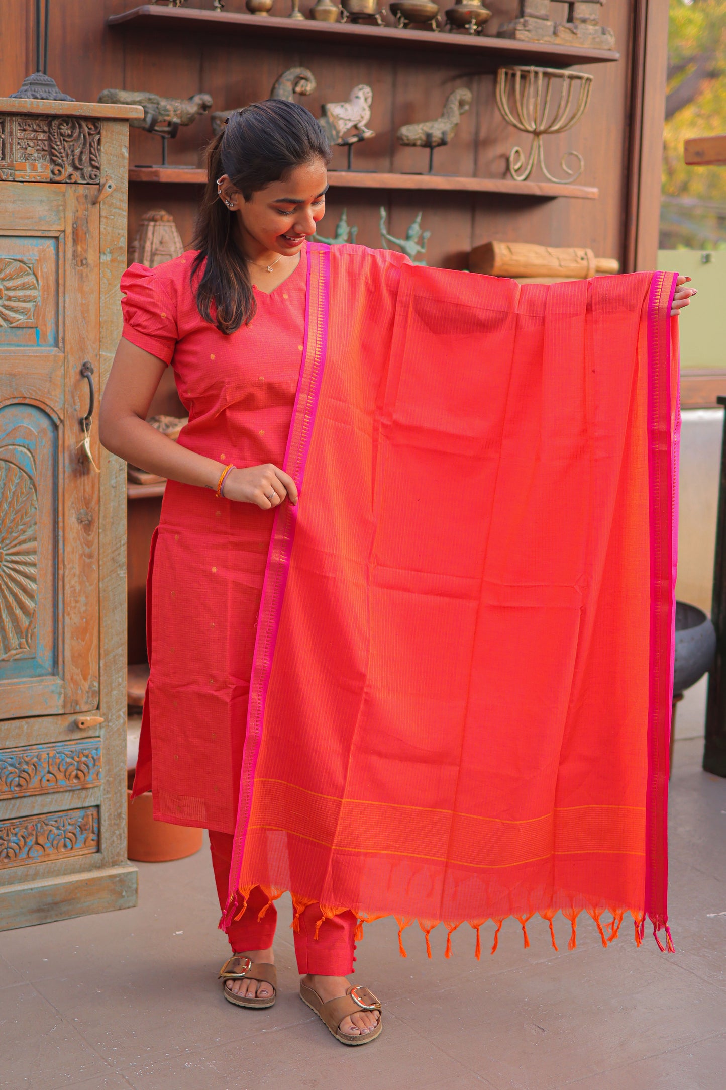 Kanagambaram 3Pc Set