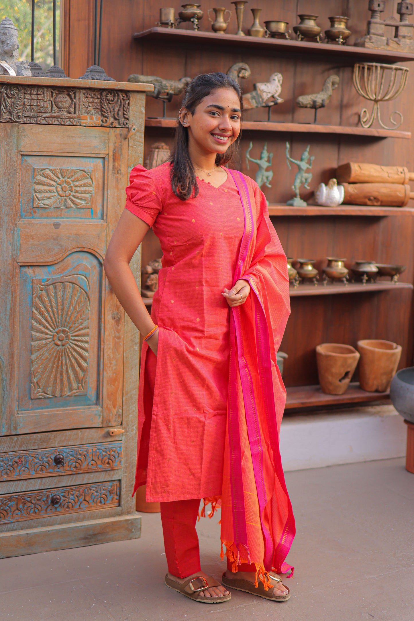 Kanagambaram 3Pc Set